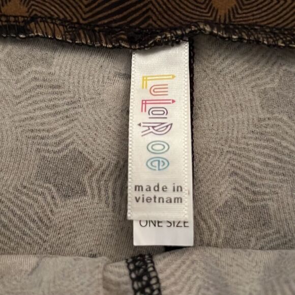 Ladies one size (0-12) LulaRoe leggings. - Picture 4 of 6